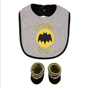 🆕Baby 2PC Batman FUTURE HERO Bib and Bootie Set